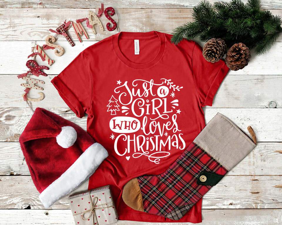 Just a Girl Who Loves Christmas Single Color (Adult)