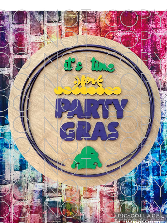 It’s Time for Party Gras Layered Round